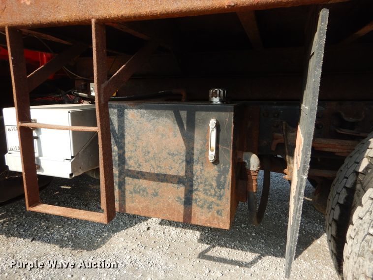 image for item DH2051 2002 Freightliner FL70 dump truck