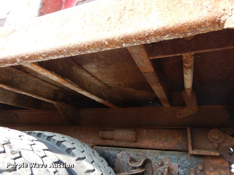 image for item DH2051 2002 Freightliner FL70 dump truck