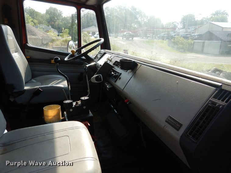 image for item DH2051 2002 Freightliner FL70 dump truck