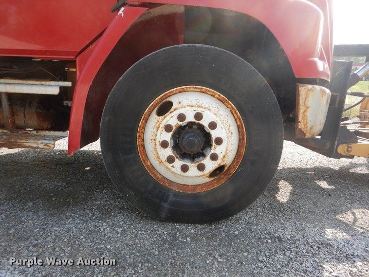 image for item DH2051 2002 Freightliner FL70 dump truck