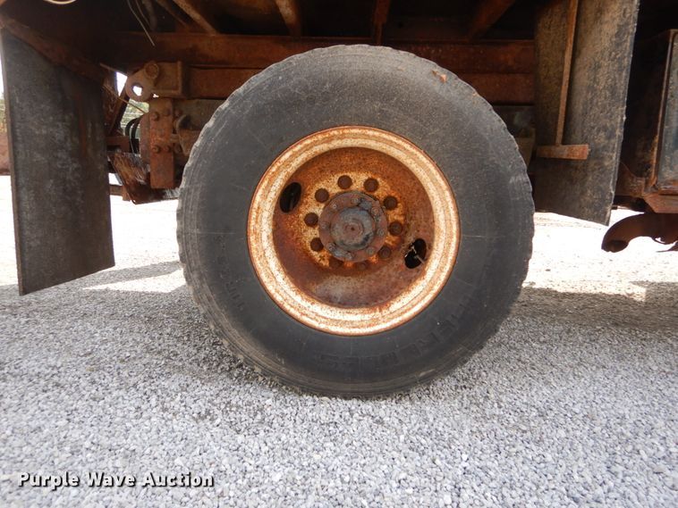 image for item DH2051 2002 Freightliner FL70 dump truck