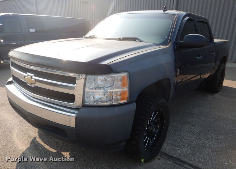 image for item DH2554 2008 Chevrolet Silverado 1500 Crew Cab pickup truck