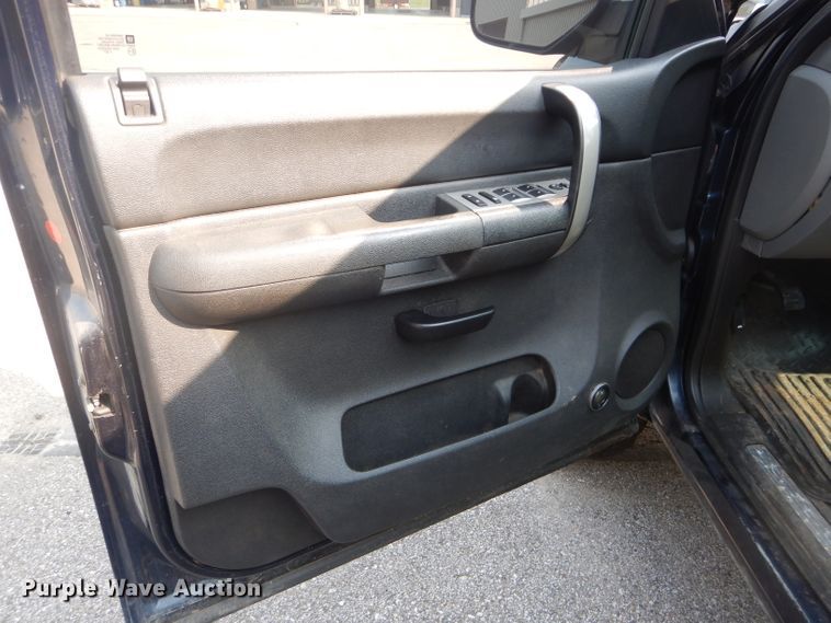 image for item DH2554 2008 Chevrolet Silverado 1500 Crew Cab pickup truck