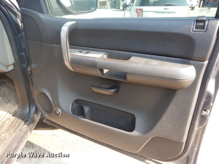 image for item DH2554 2008 Chevrolet Silverado 1500 Crew Cab pickup truck