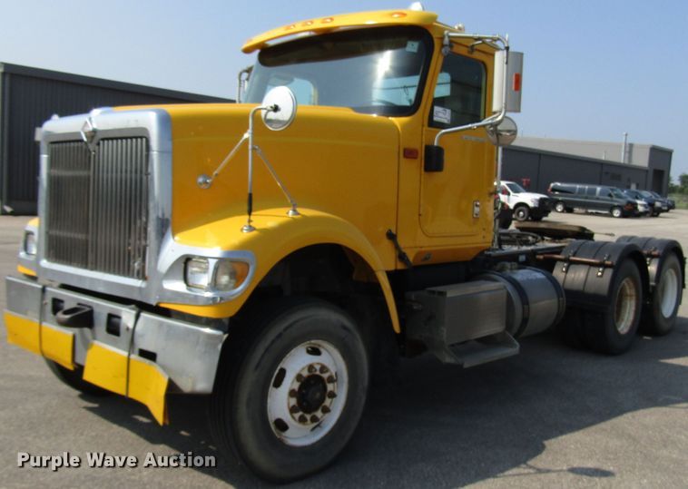 image for item DH2557 2006 International 5900i semi truck