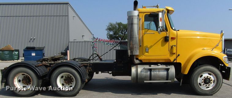 image for item DH2557 2006 International 5900i semi truck