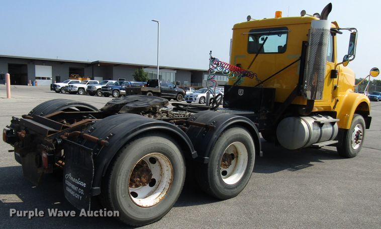 image for item DH2557 2006 International 5900i semi truck