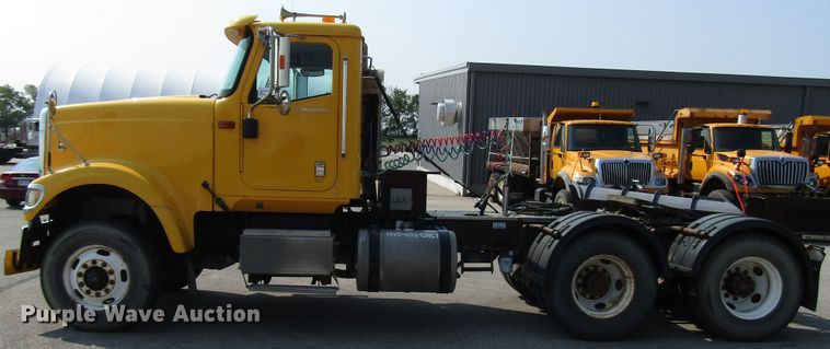 image for item DH2557 2006 International 5900i semi truck