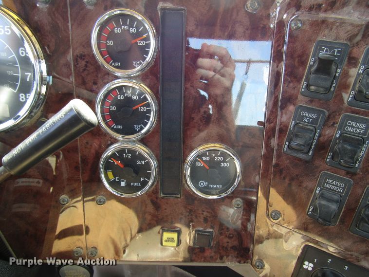 image for item DH2557 2006 International 5900i semi truck