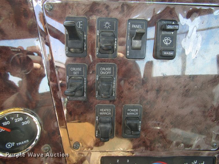 image for item DH2557 2006 International 5900i semi truck