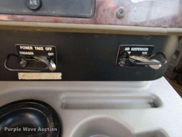 image for item DH2557 2006 International 5900i semi truck