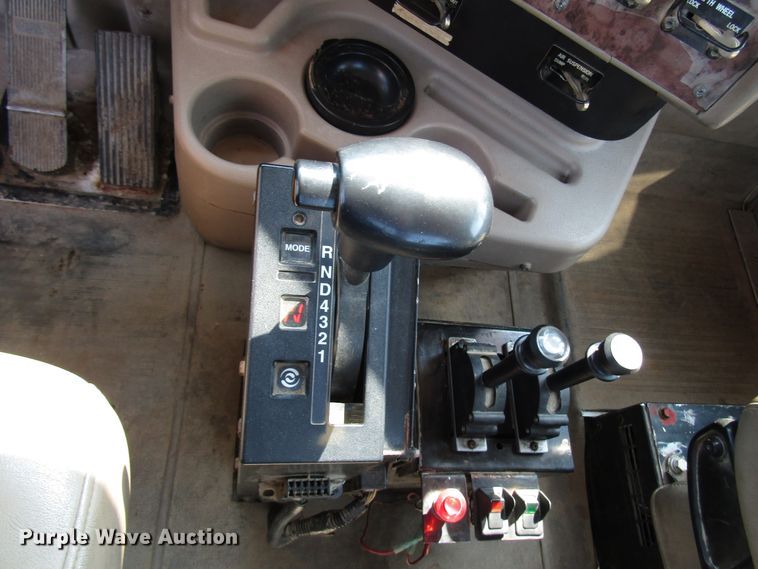 image for item DH2557 2006 International 5900i semi truck