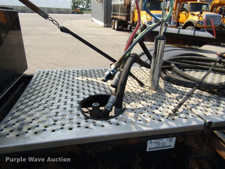 image for item DH2557 2006 International 5900i semi truck