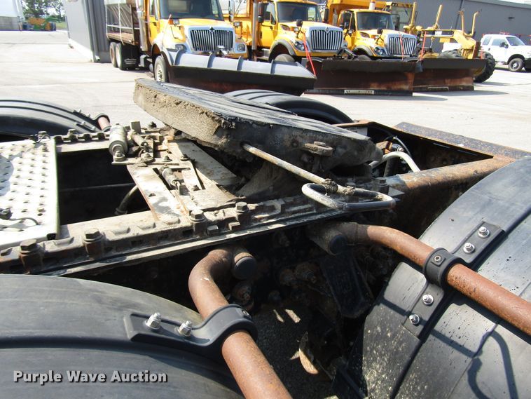 image for item DH2557 2006 International 5900i semi truck