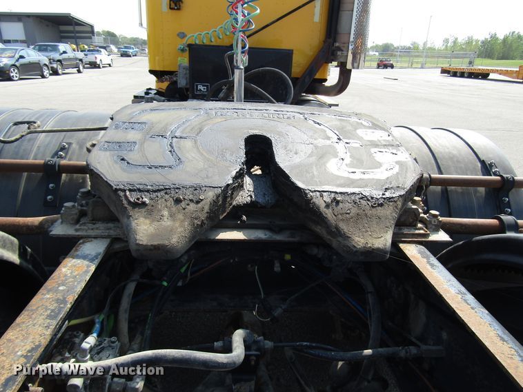 image for item DH2557 2006 International 5900i semi truck