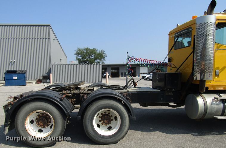 image for item DH2557 2006 International 5900i semi truck