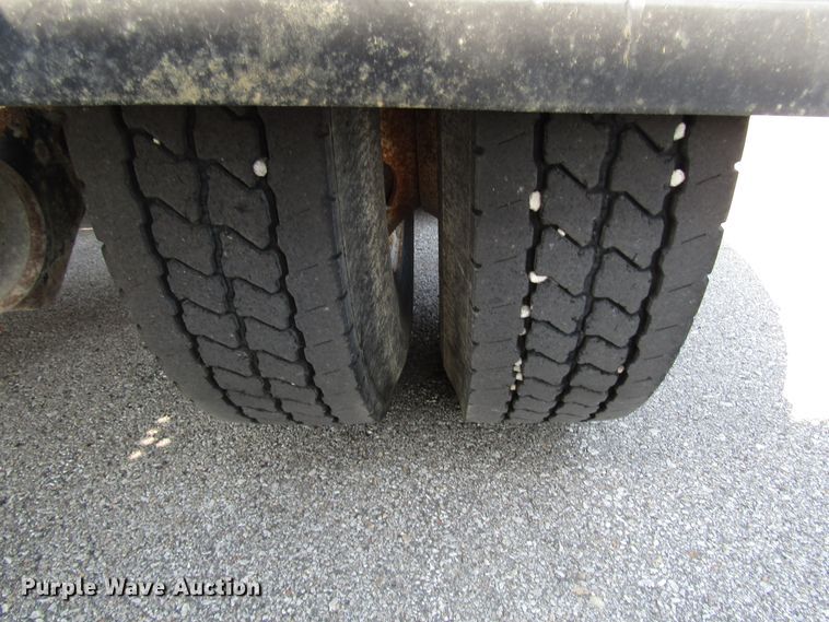 image for item DH2557 2006 International 5900i semi truck