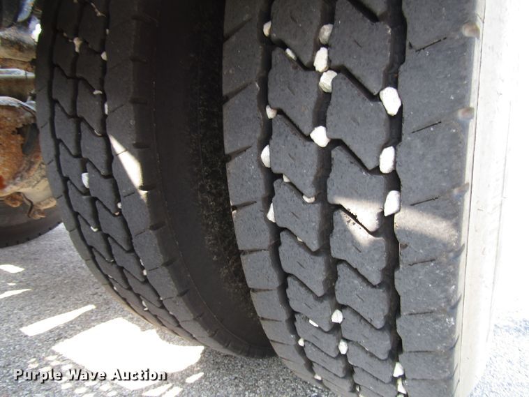 image for item DH2557 2006 International 5900i semi truck