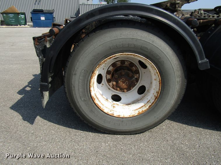 image for item DH2557 2006 International 5900i semi truck