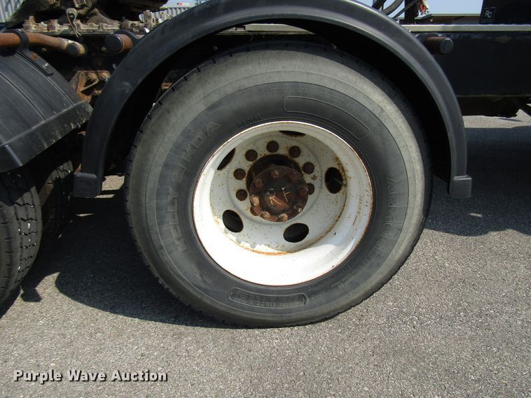 image for item DH2557 2006 International 5900i semi truck