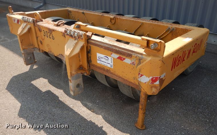 image for item DH2558 Walk-n-roll WR90SS pneumatic roller