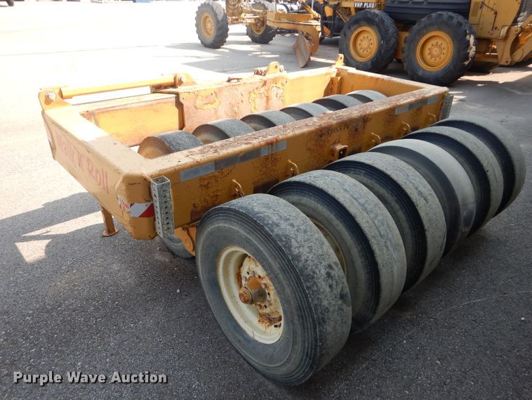 image for item DH2558 Walk-n-roll WR90SS pneumatic roller