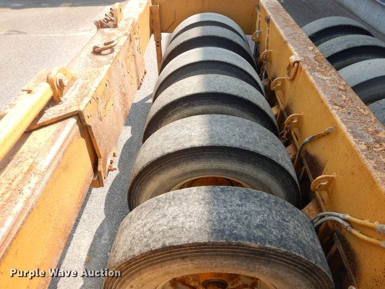 image for item DH2558 Walk-n-roll WR90SS pneumatic roller