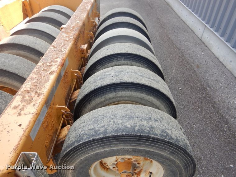 image for item DH2558 Walk-n-roll WR90SS pneumatic roller