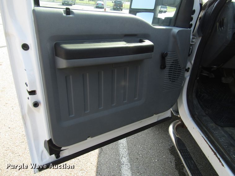 image for item DH2559 2011 Ford F250 Super Duty SuperCab pickup truck