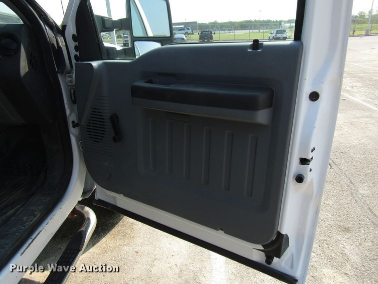 image for item DH2559 2011 Ford F250 Super Duty SuperCab pickup truck