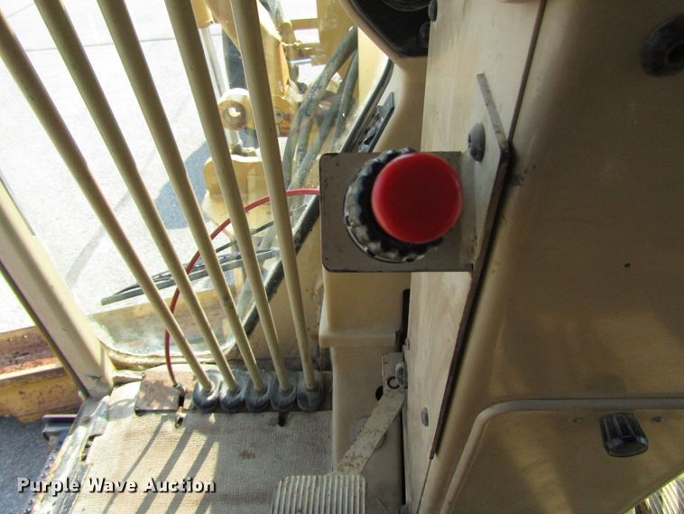 image for item DH2560 2005 Caterpillar 140H motor grader