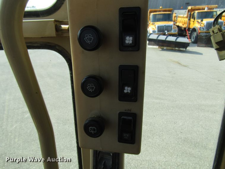 image for item DH2560 2005 Caterpillar 140H motor grader