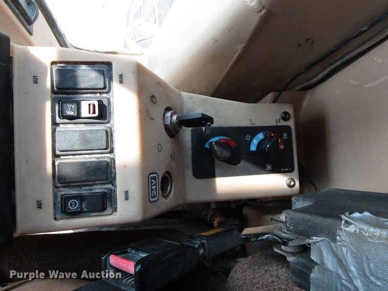 image for item DH2560 2005 Caterpillar 140H motor grader