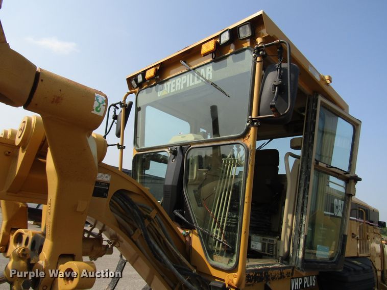 image for item DH2560 2005 Caterpillar 140H motor grader