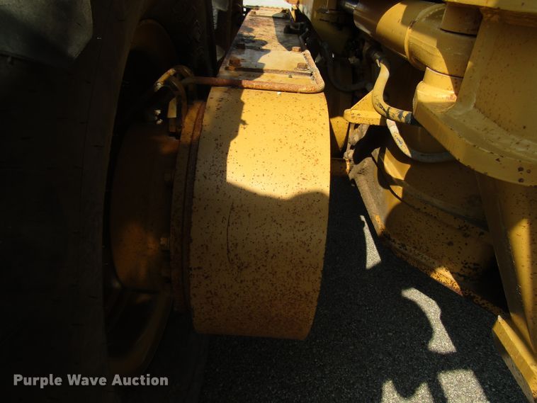 image for item DH2560 2005 Caterpillar 140H motor grader