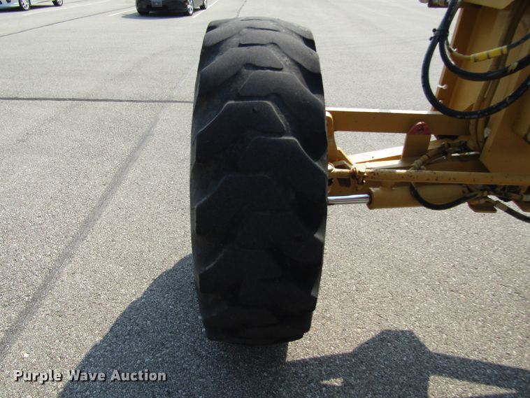 image for item DH2560 2005 Caterpillar 140H motor grader