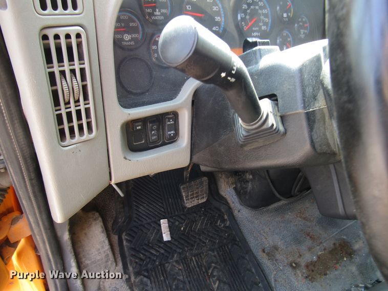 image for item DH2561 2009 International 7500 dump truck