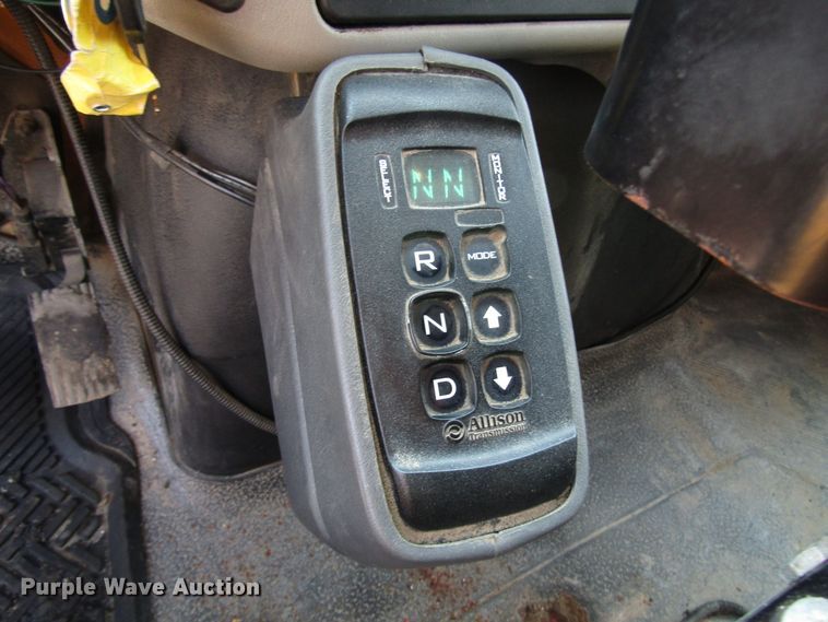 image for item DH2561 2009 International 7500 dump truck