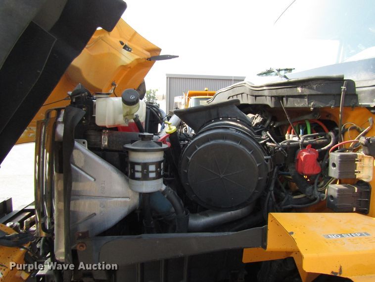 image for item DH2561 2009 International 7500 dump truck