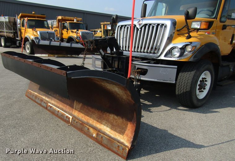 image for item DH2561 2009 International 7500 dump truck