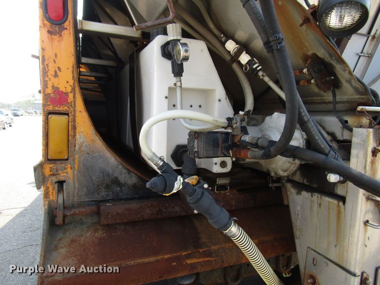 image for item DH2561 2009 International 7500 dump truck