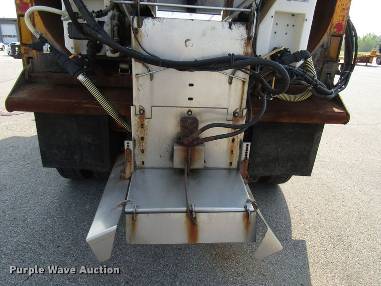 image for item DH2561 2009 International 7500 dump truck