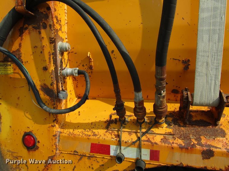 image for item DH2561 2009 International 7500 dump truck