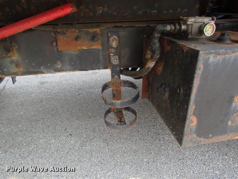 image for item DH2561 2009 International 7500 dump truck