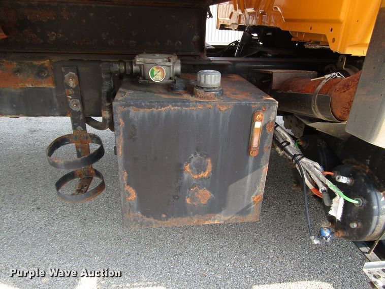 image for item DH2561 2009 International 7500 dump truck