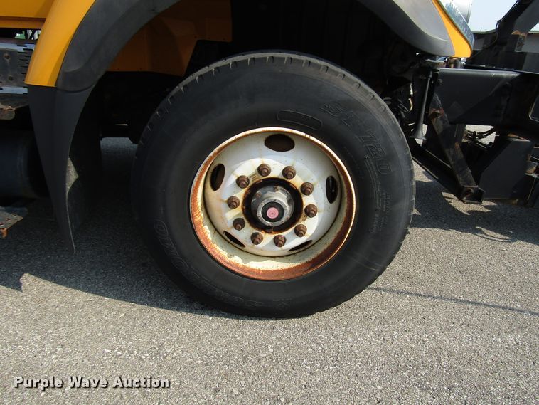 image for item DH2561 2009 International 7500 dump truck