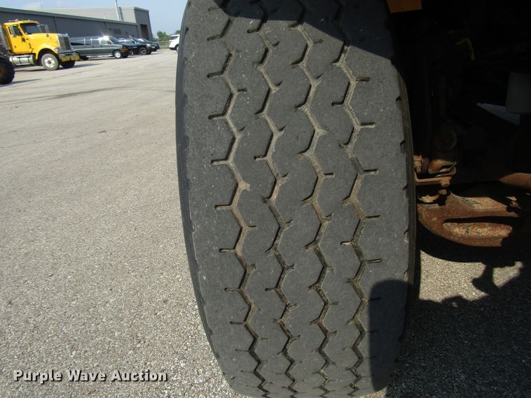 image for item DH2561 2009 International 7500 dump truck