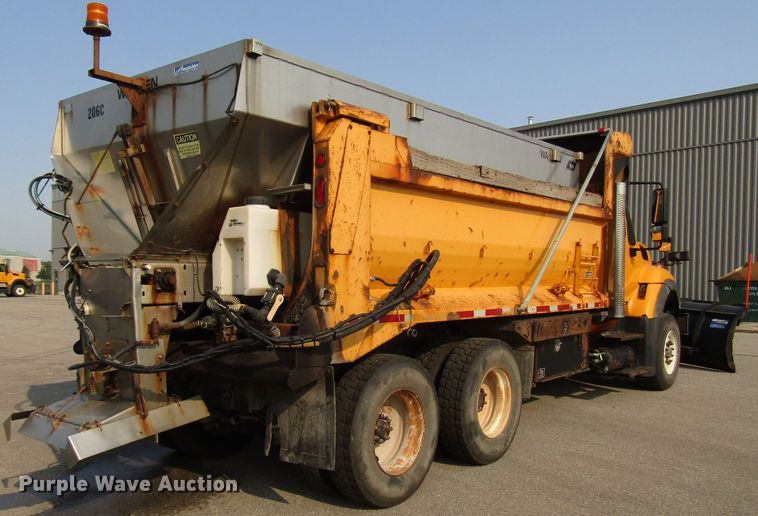 image for item DH2562 2008 International 7600 dump truck