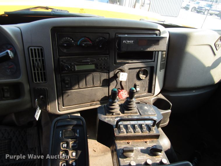 image for item DH2562 2008 International 7600 dump truck