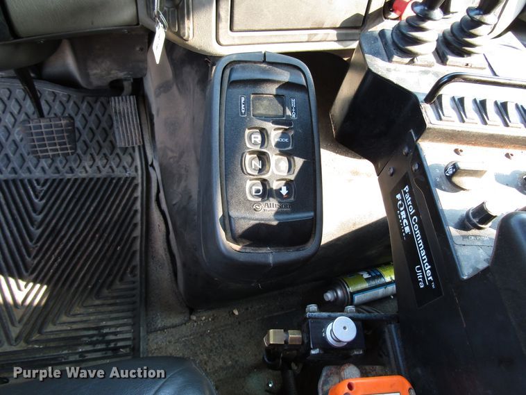 image for item DH2562 2008 International 7600 dump truck